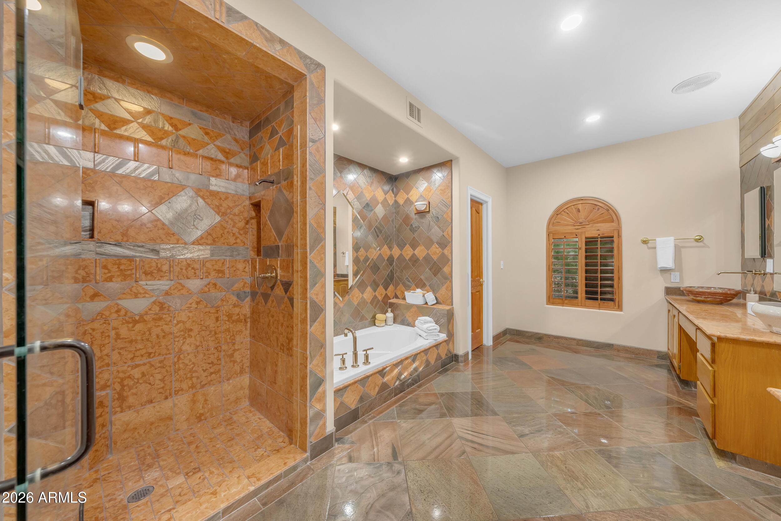 1455 East Colt Road Tempe, AZ 85284 - Photo 29 of 71 Master Bath