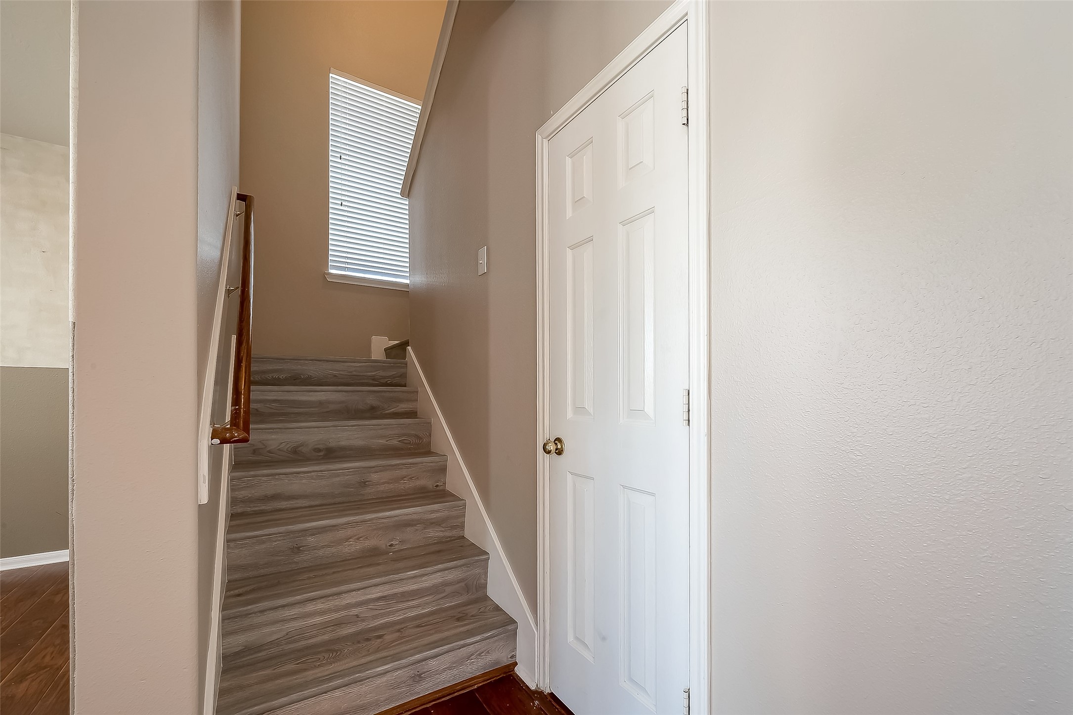 2118 Long Trail Path Court Spring, TX 77373 - Photo 6 of 27 Gallery Image 6