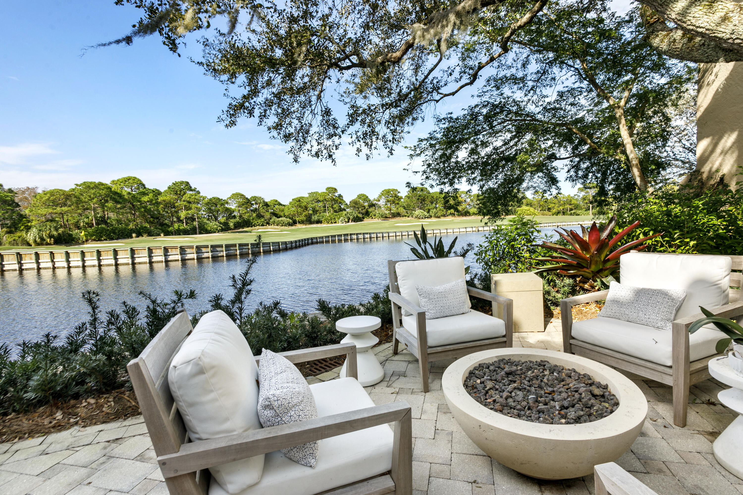 304 Villa Drive Jupiter, FL 33477 - Photo 47 of 49 B_Club_304_09