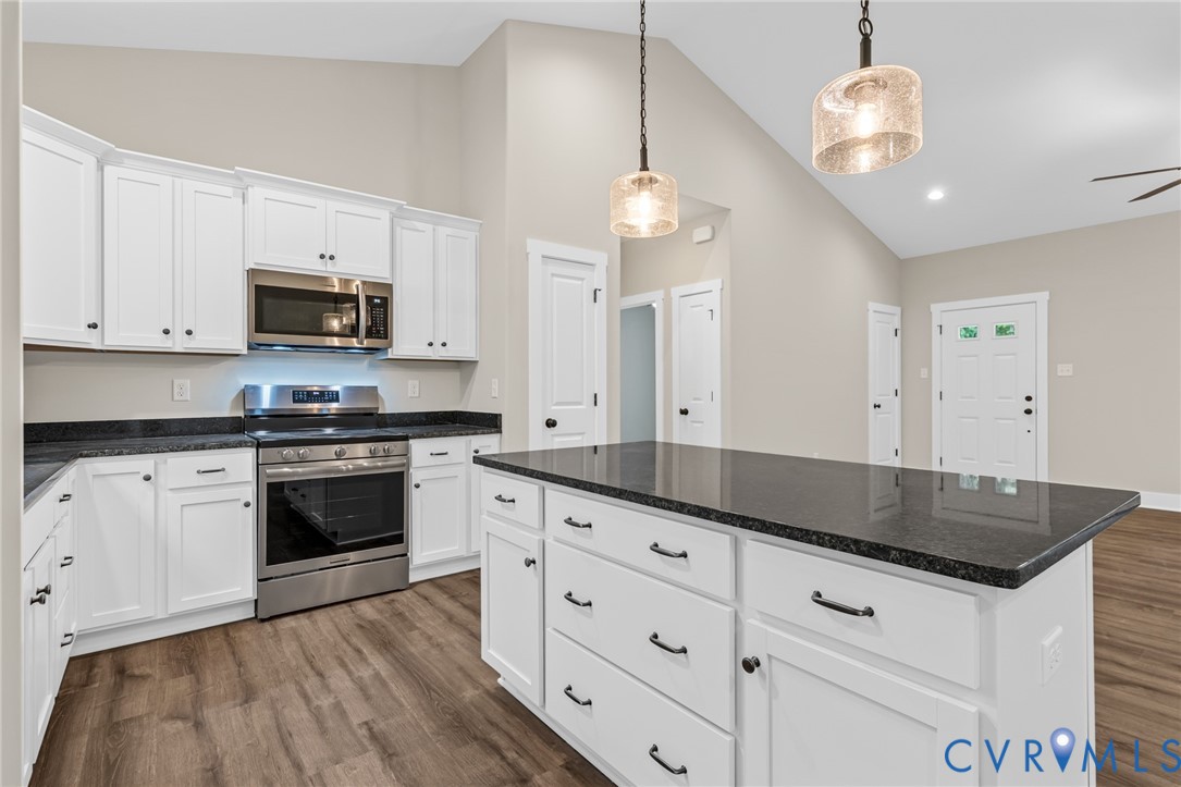 67 Petersville Road New Canton, VA 23123 - Photo 4 of 34