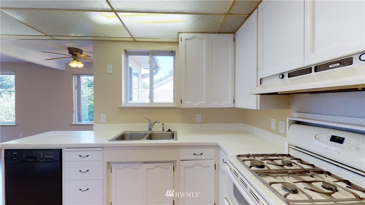 815 Southwest 106th Street Seattle, WA 98146 - Photo 11 of 23 Gallery Image 11