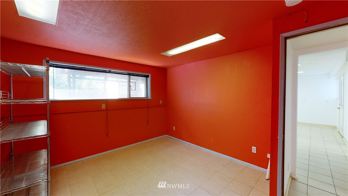 815 Southwest 106th Street Seattle, WA 98146 - Photo 15 of 23 Gallery Image 15