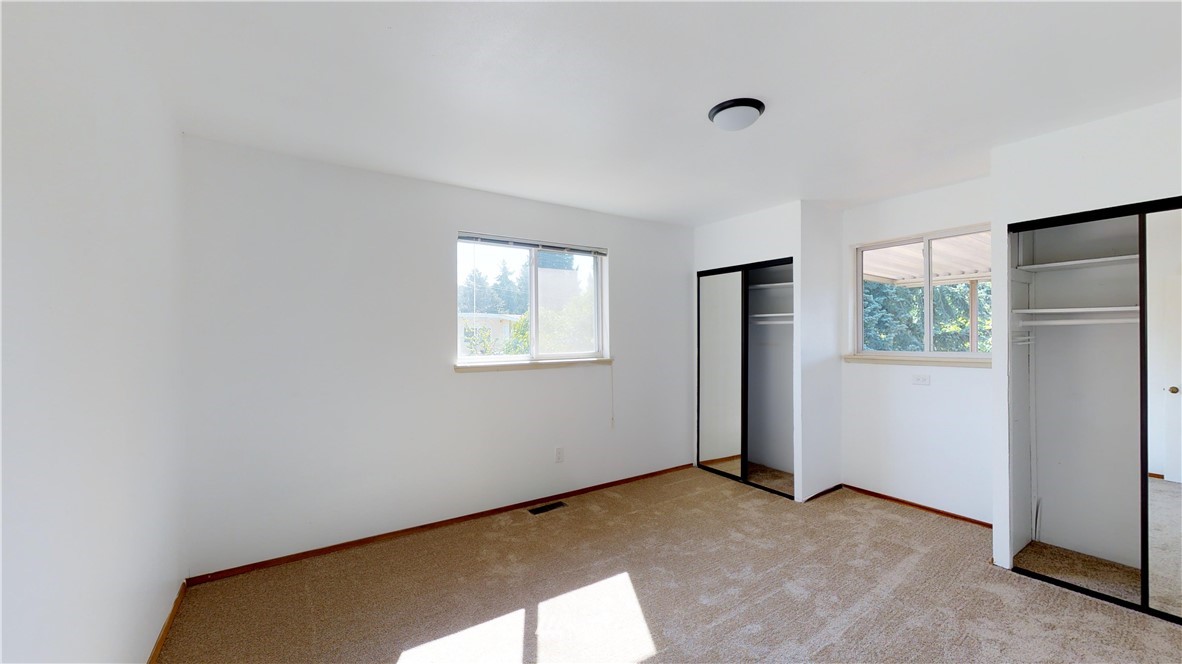 815 Southwest 106th Street Seattle, WA 98146 - Photo 17 of 23 Gallery Image 17