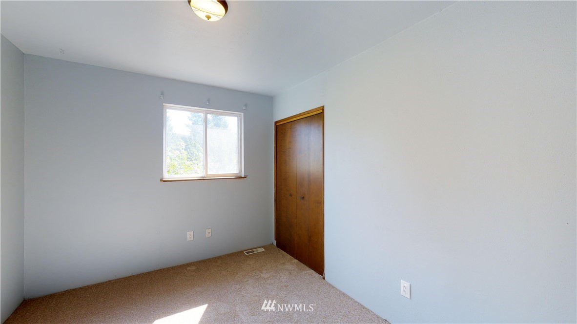 815 Southwest 106th Street Seattle, WA 98146 - Photo 19 of 23 Gallery Image 19