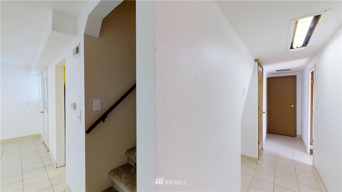 815 Southwest 106th Street Seattle, WA 98146 - Photo 20 of 23 Gallery Image 20