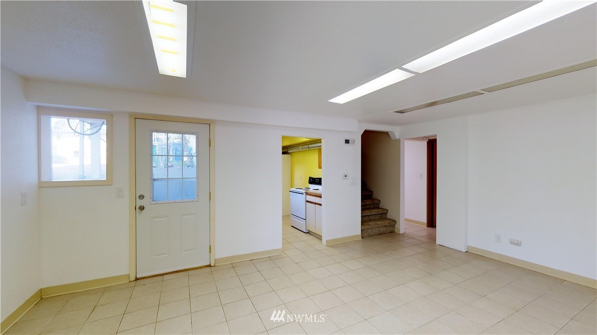 815 Southwest 106th Street Seattle, WA 98146 - Photo 22 of 23 Gallery Image 22
