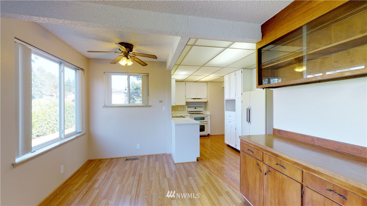 815 Southwest 106th Street Seattle, WA 98146 - Photo 7 of 23 Gallery Image 7