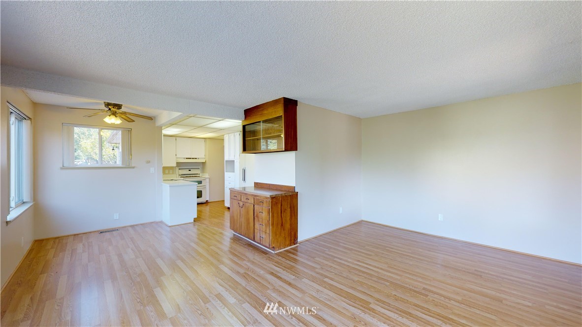 815 Southwest 106th Street Seattle, WA 98146 - Photo 8 of 23 Gallery Image 8