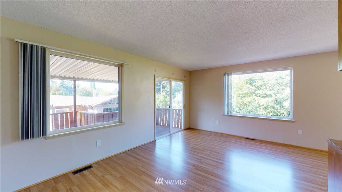 815 Southwest 106th Street Seattle, WA 98146 - Photo 10 of 23 Gallery Image 10