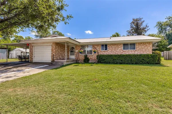 $260,000 | 401 South Vick Street, Decatur, TX 76234