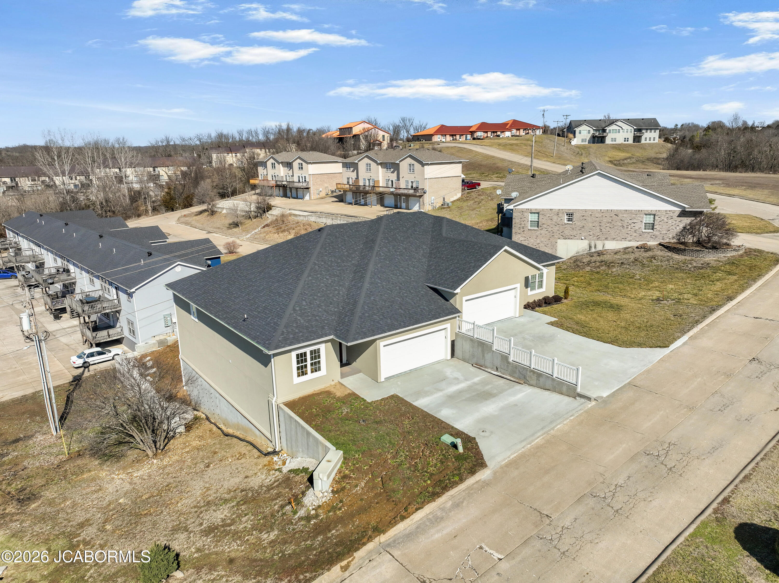 1830 Pinnacle Point Holts Summit, MO 65043 - Photo 3 of 27
