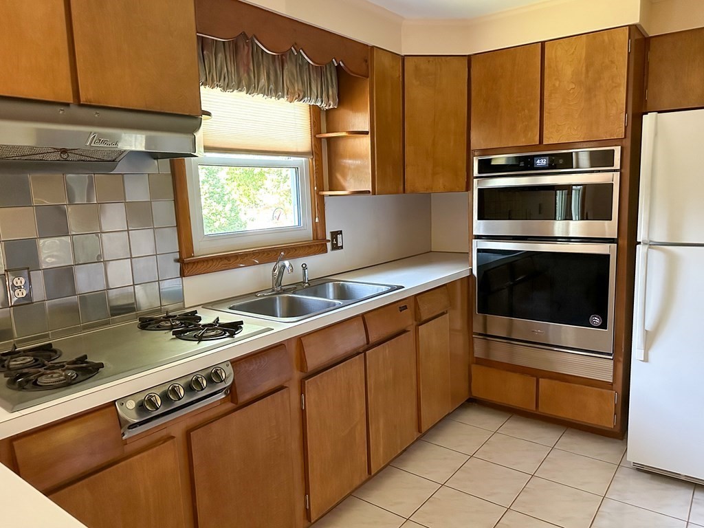 123 Granby Road South Hadley, MA 01075 - Photo 8 of 24 Gallery Image 8