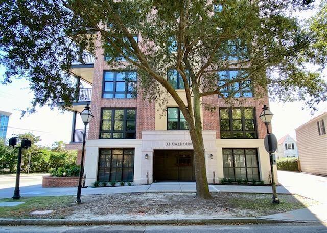 33 Calhoun St