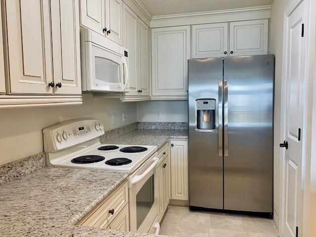 33 Calhoun Street, Unit 236 Charleston, SC 29401 - Photo 10 of 23 Kitchen
