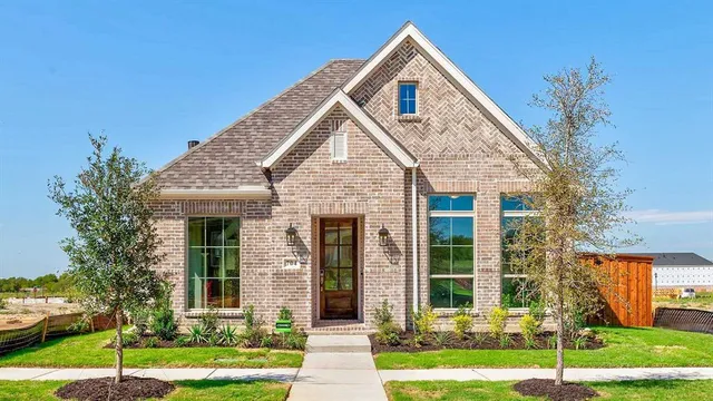 $449,900 | 704 Garrett Parkway, Celina, TX 75009