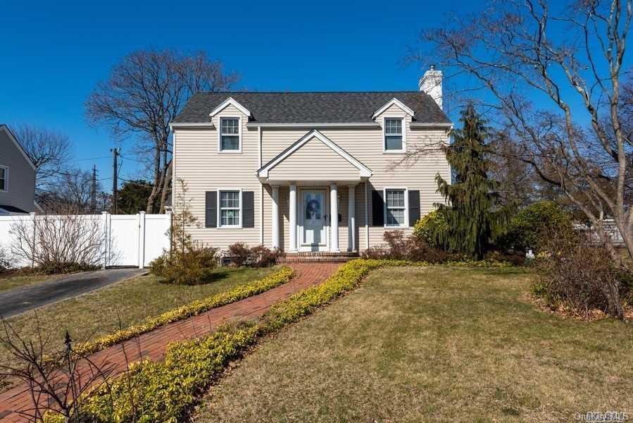 3 Devonshire Road Baldwin, NY 11510 - Photo 1 of 1