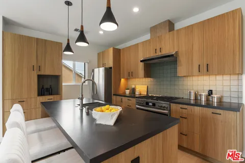 $1,675,000 | 3815 South Cochran Avenue, Los Angeles, CA 90008
