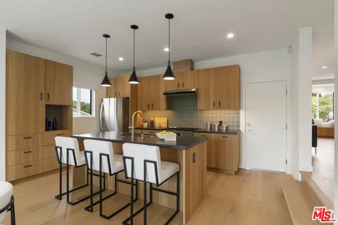 $1,675,000 | 3815 South Cochran Avenue, Los Angeles, CA 90008