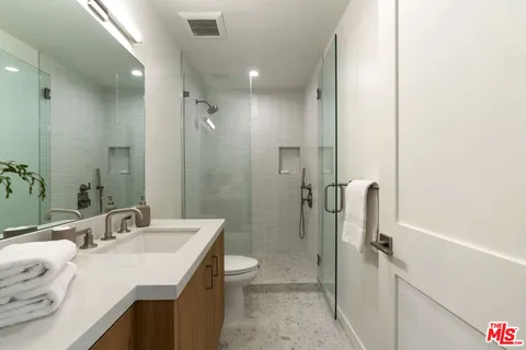 $1,675,000 | 3815 South Cochran Avenue, Los Angeles, CA 90008