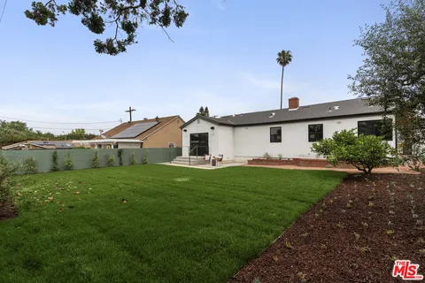 $1,675,000 | 3815 South Cochran Avenue, Los Angeles, CA 90008