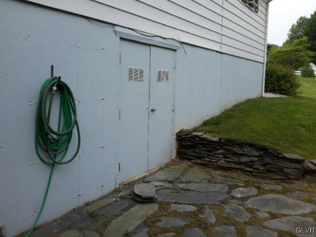38 Ridgewood Road Easton, PA 18045 - Photo 23 of 33 a sign board with wooden fence
