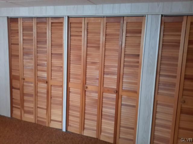 38 Ridgewood Road Easton, PA 18045 - Photo 29 of 33 a view of walk in closet with window