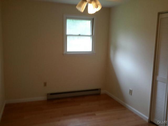 38 Ridgewood Road Easton, PA 18045 - Photo 9 of 33 an empty room with a window
