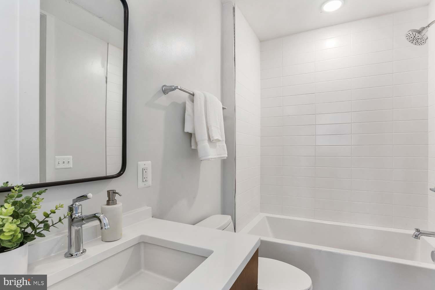 2248 Ontario Road Northwest, Unit 3 Washington, DC 20009 - Photo 21 of 31 Gallery Image 21