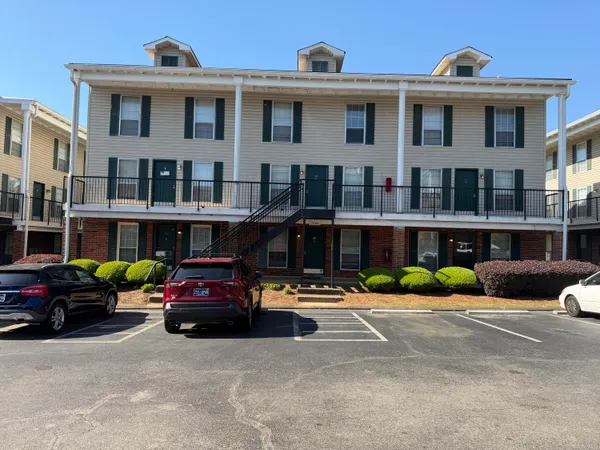 $1,400 | 900 Mountain Creek Road, Unit 106, Chattanooga, TN 37405
