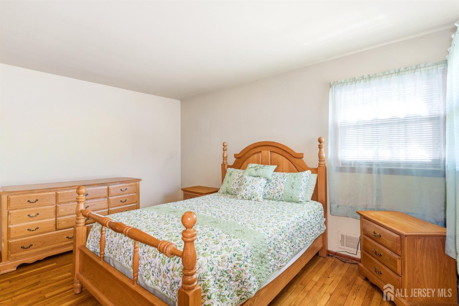 66 Rose Street Edison, NJ 08817 - Photo 17 of 30