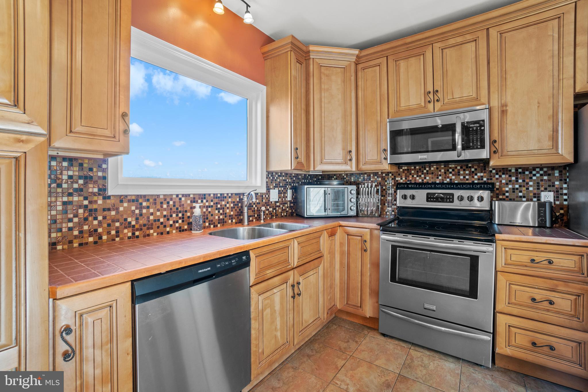 18503 Cabin Road Triangle, VA 22172 - Photo 7 of 40 Gallery Image 7