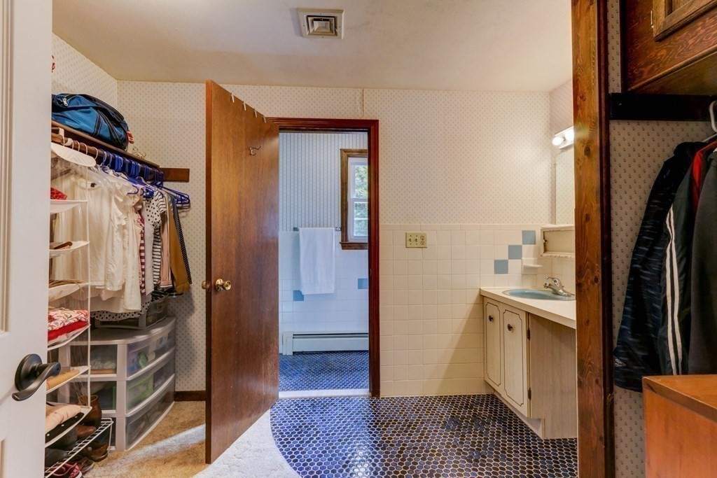 4 Spruce Road Medway, MA 02053 - Photo 25 of 42