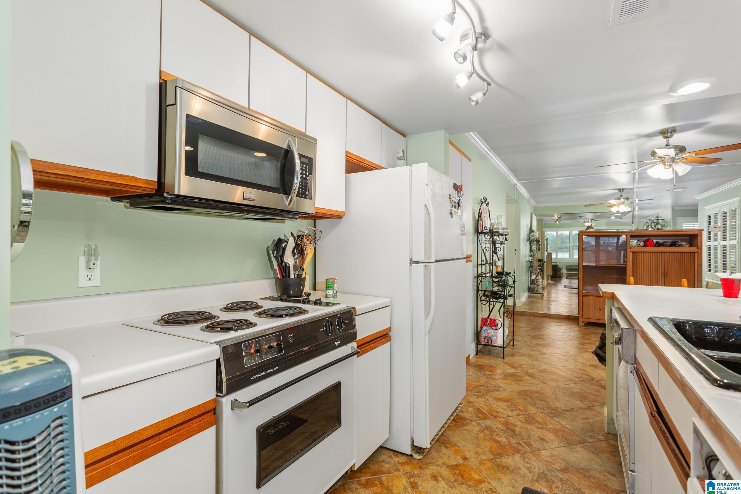 101 Paradise Isle, Unit 101 Riverside, AL 35135 - Photo 9 of 55