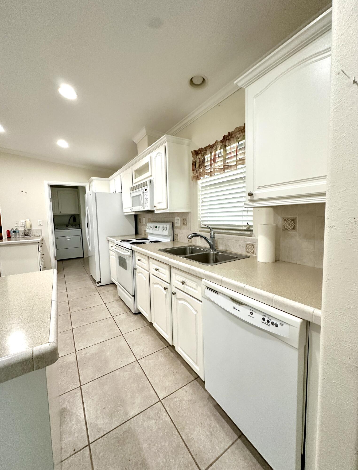 8260 East Club Road Boca Raton, FL 33433 - Photo 12 of 34 Photo Nov 15 2025, 1 54 51 PM