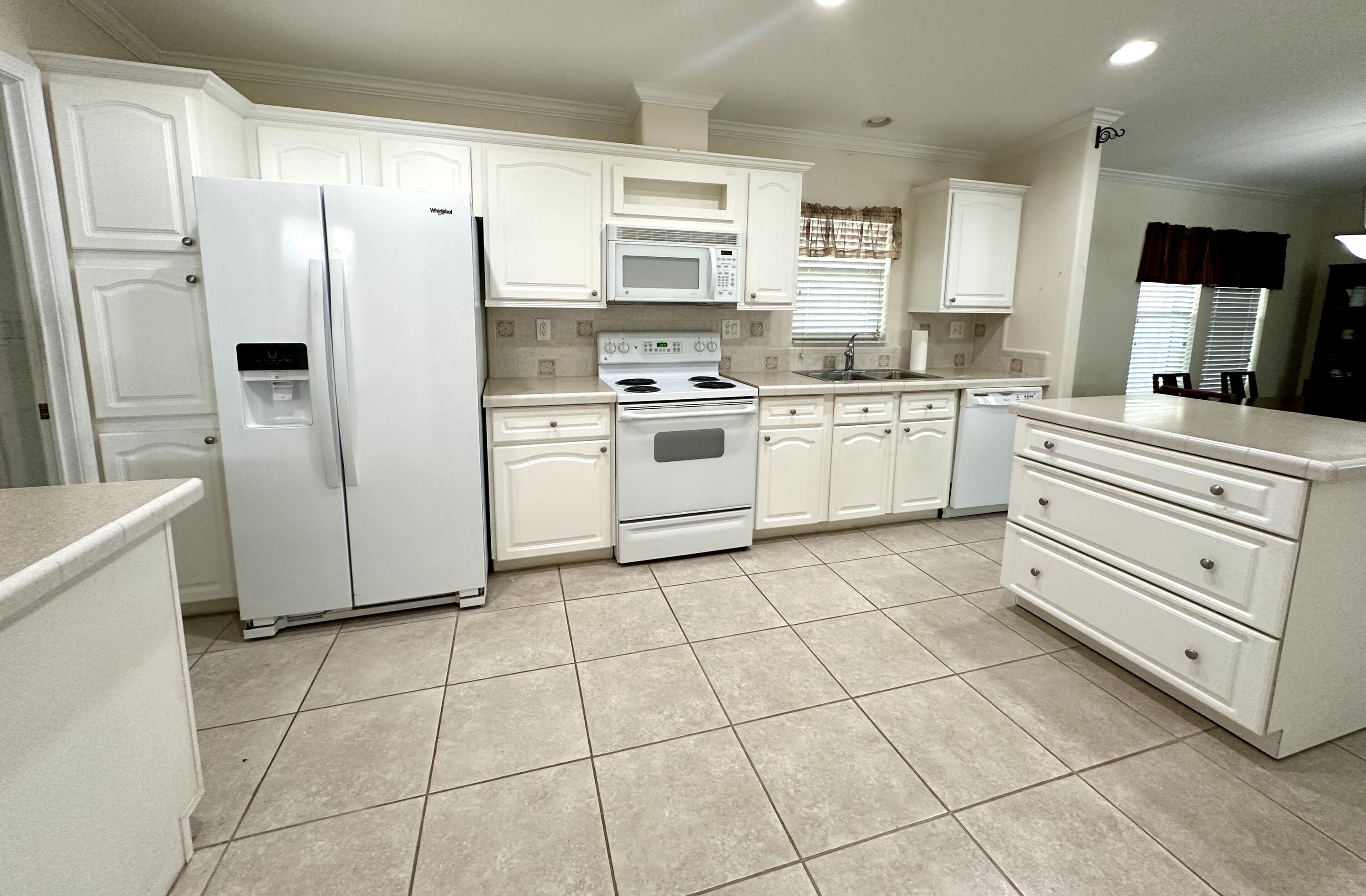 8260 East Club Road Boca Raton, FL 33433 - Photo 14 of 34 Photo Nov 15 2025, 1 54 36 PM