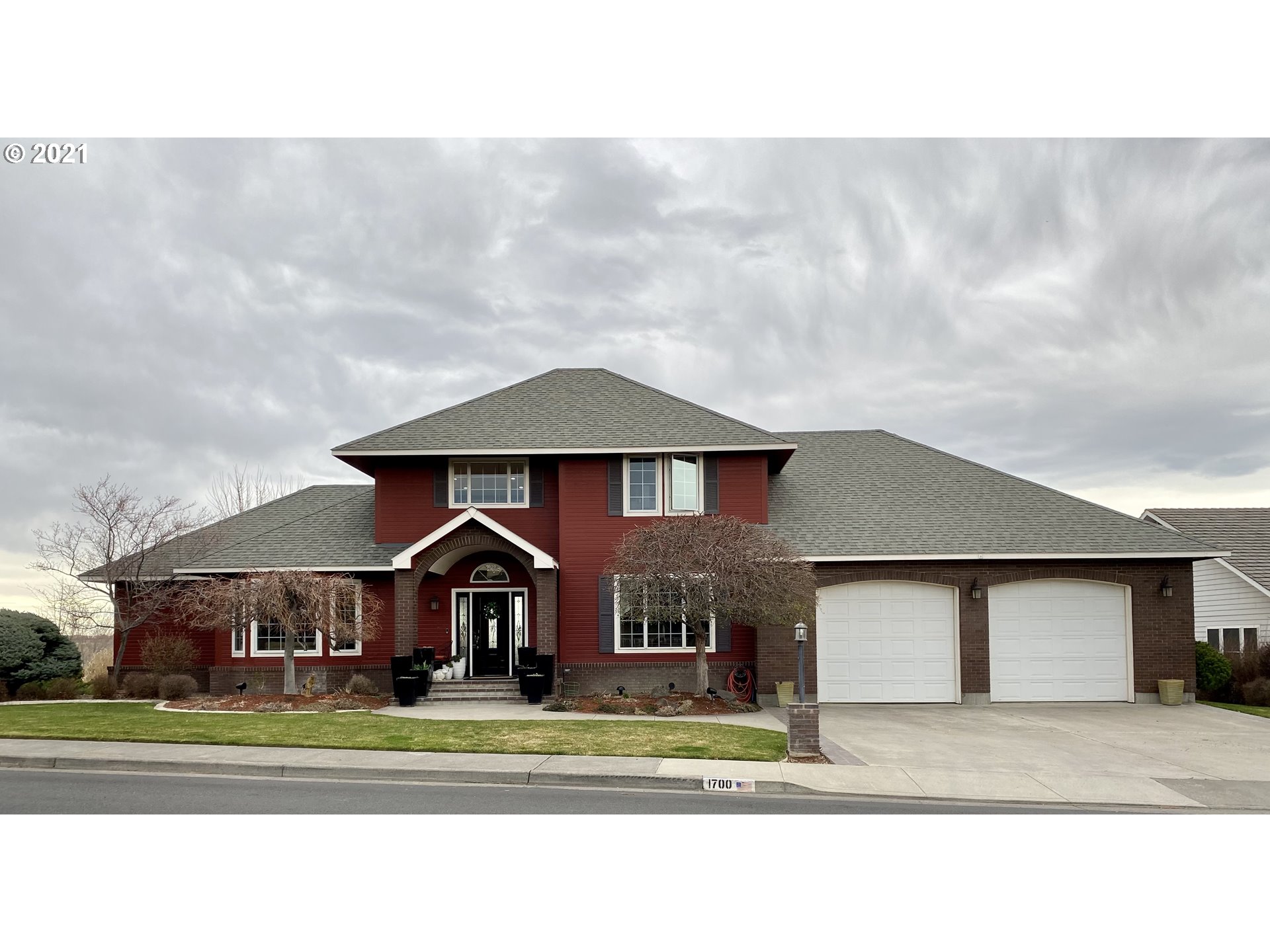 1700 Southwest 18th Street Pendleton, OR 97801 - Photo 1 of 32 Gallery Image 1