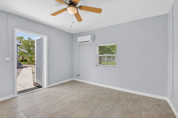 $3,700 | 239 Northwest 6th Avenue, Delray Beach, FL 33444