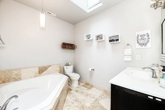 $870,000 | 2015 Southwest 149th Street, Burien, WA 98166