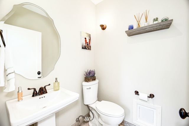 $870,000 | 2015 Southwest 149th Street, Burien, WA 98166