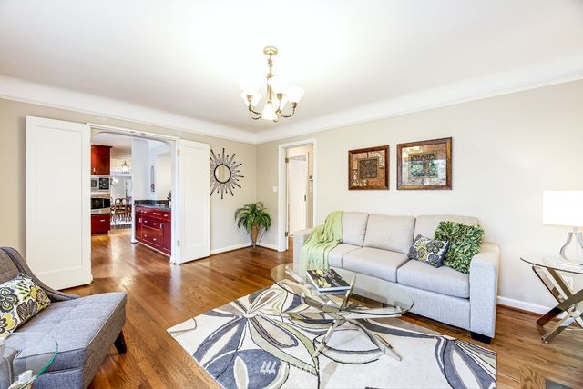 $870,000 | 2015 Southwest 149th Street, Burien, WA 98166