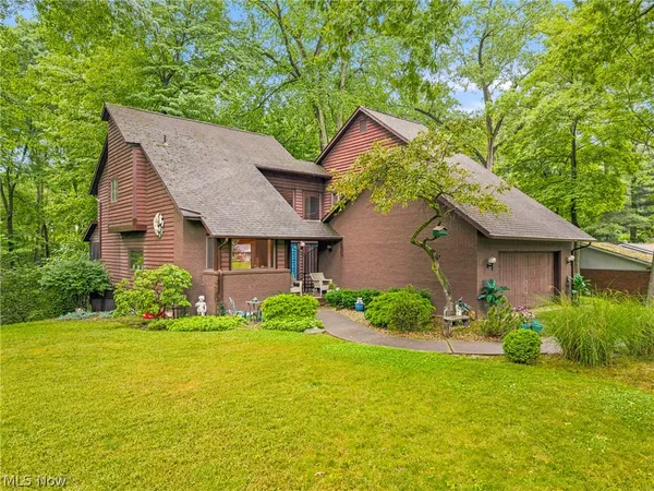 $350,000 | 8810 Blossom Circle Northwest, Massillon, OH 44646