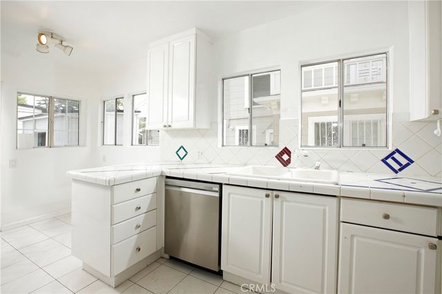 $1,295,000 | 738 South Norton Avenue, Los Angeles, CA 90005