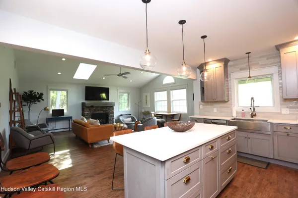 $3,600 | 36 Northwoods Road, Unit A, Woodstock, NY 12498