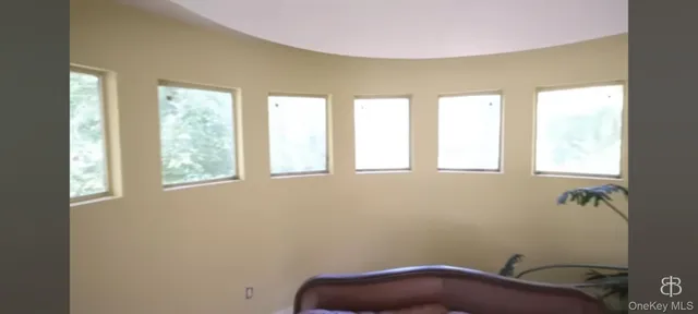 $2,399,000 | 6 Bostwick Lane, Old Westbury, NY 11568