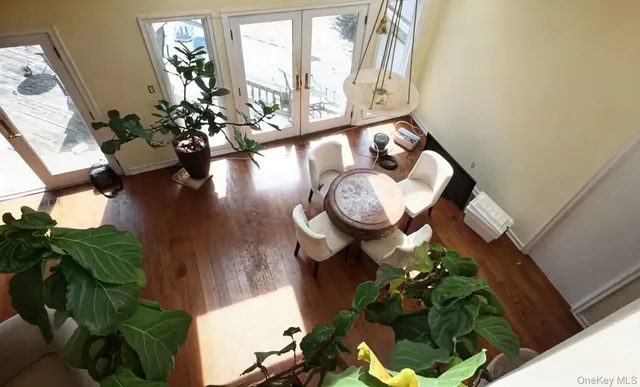 $2,399,000 | 6 Bostwick Lane, Old Westbury, NY 11568