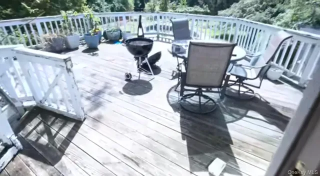 $2,399,000 | 6 Bostwick Lane, Old Westbury, NY 11568