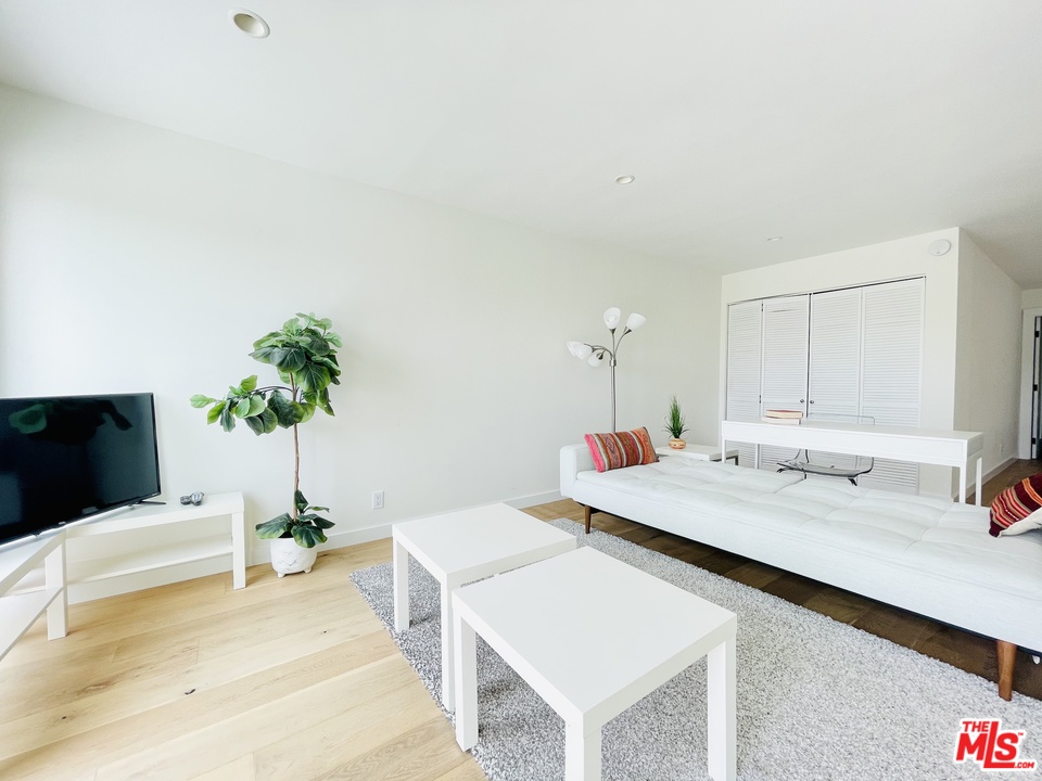 29500 Heathercliff Road, Unit 108 Malibu, CA 90265 - Photo 6 of 22