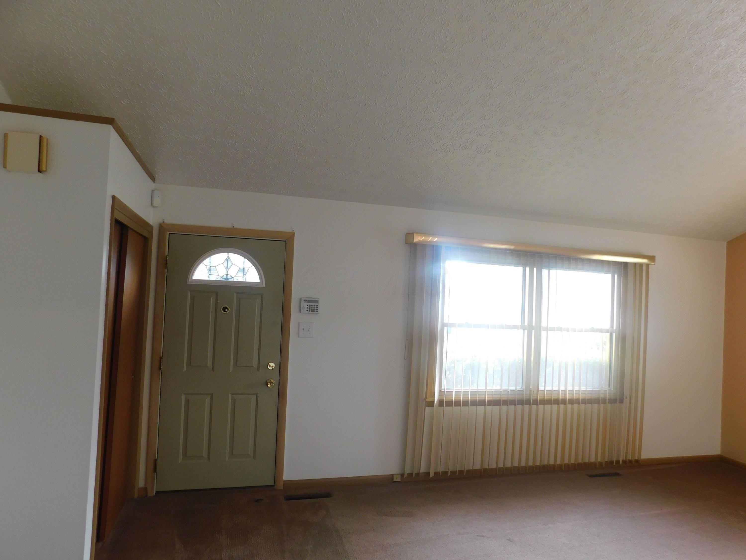 1557 Shady Lane Road Columbus, OH 43227 - Photo 3 of 23 Gallery Image 3