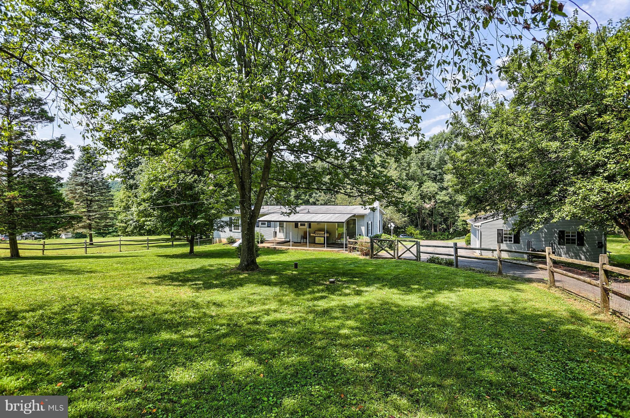 61 Baxter Road Delta, PA 17314 - Photo 2 of 27 Fenced in backyard