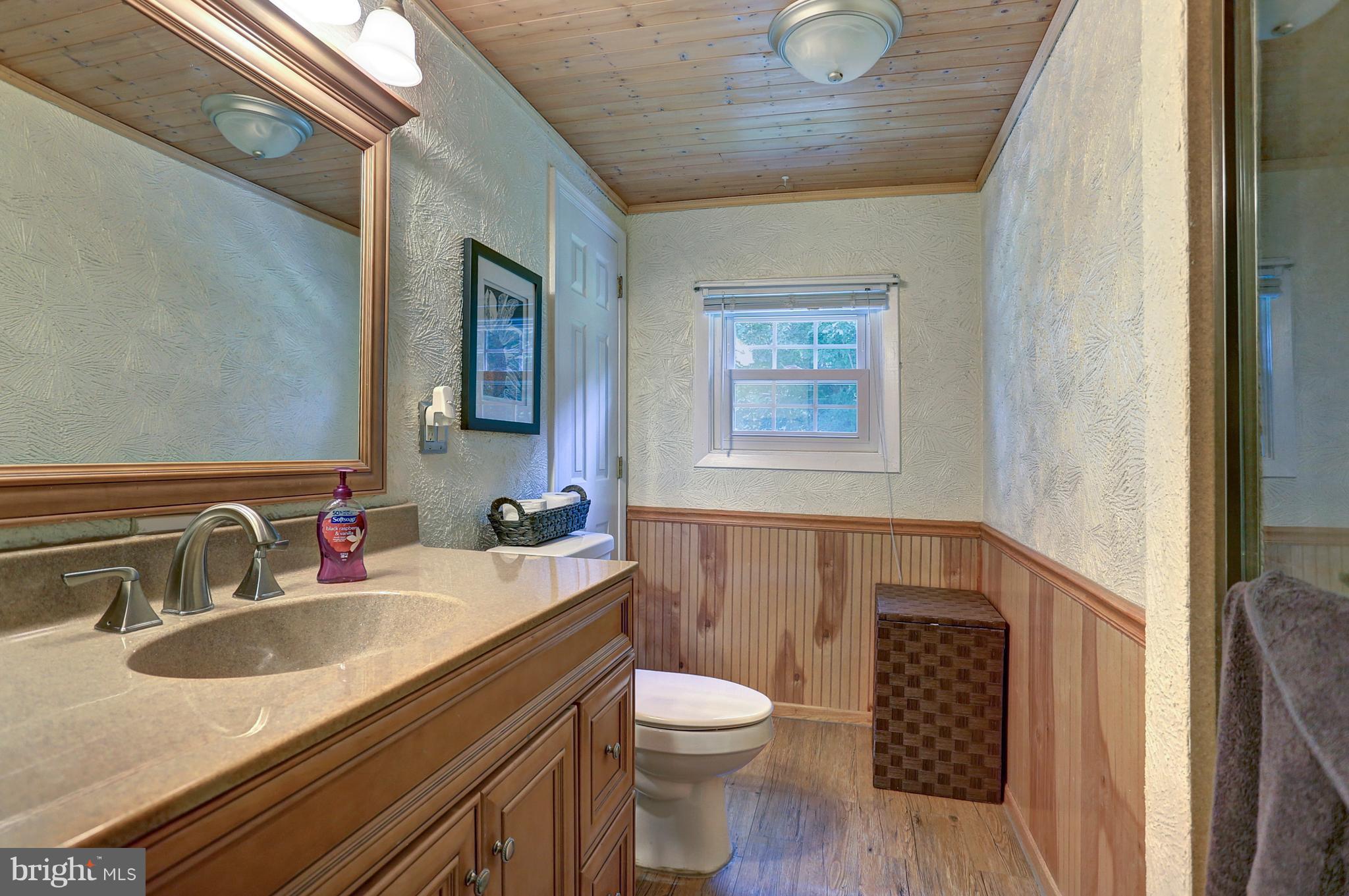 61 Baxter Road Delta, PA 17314 - Photo 18 of 27 Bath